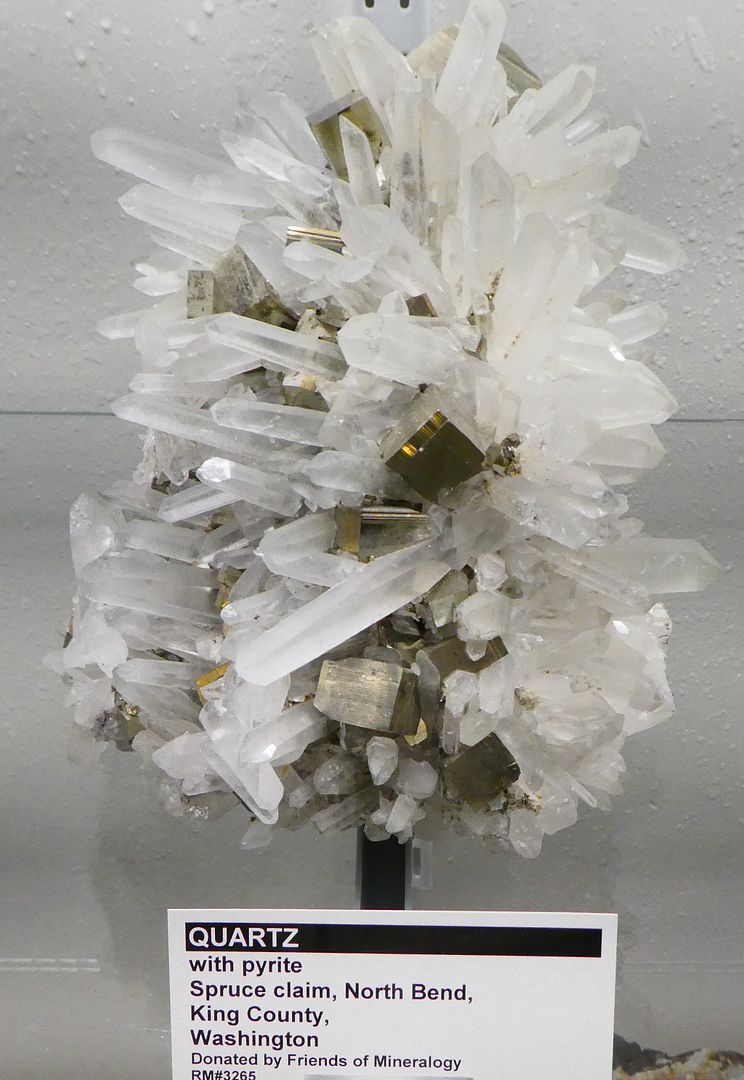 Northwest Mineral Gallery Some Washington Quartz (Photo Diary)